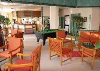 Kyriad Paris Ouest - La Defense ホテル