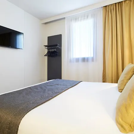Kyriad Paris Ouest - La Defense