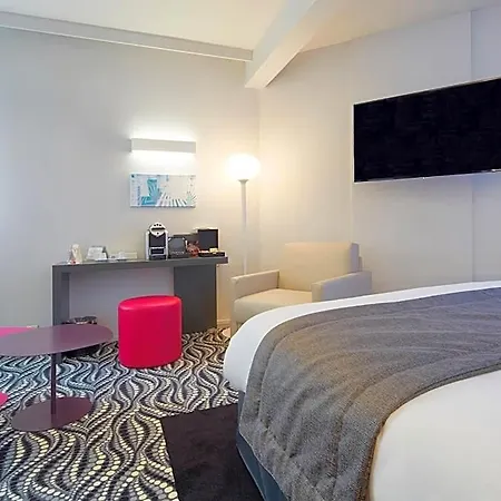 Hotel Kyriad Paris Ouest - La Defense 3*