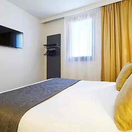 Kyriad Paris Ouest - La Defense