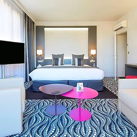 Hotel Kyriad Paris Ouest - La Defense 3*