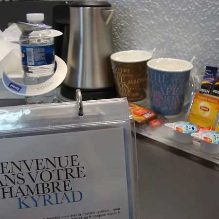 Kyriad Paris Ouest - La Defense Otel Bezons